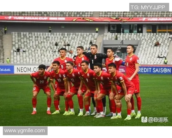 中国男足球明星激战绿茵场展现风采与实力的精彩赛事回顾